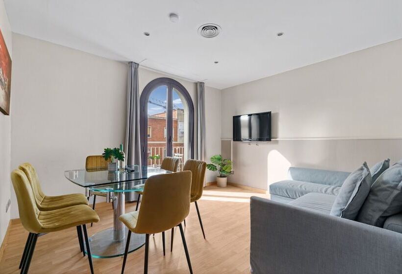 Apartamento 4 Dormitórios, Suite Home Sagrada Familia