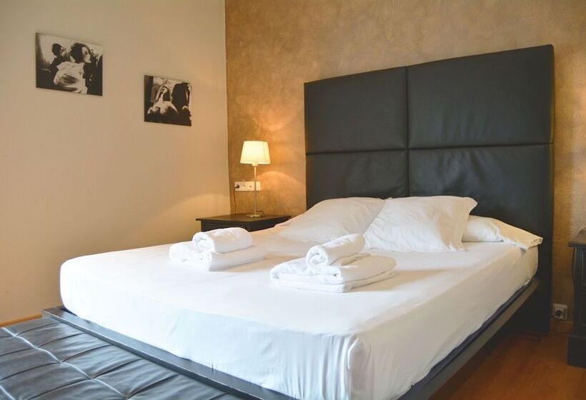 Apartamento 4 Dormitórios, Suite Home Sagrada Familia