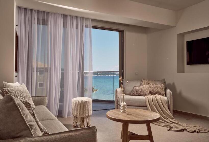 سوییت جونیور با چشم‌انداز دریا, Windmill Bay