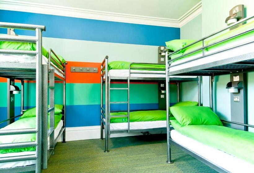 اتاق استاندارد سه نفره, Yha Canterbury Hostel