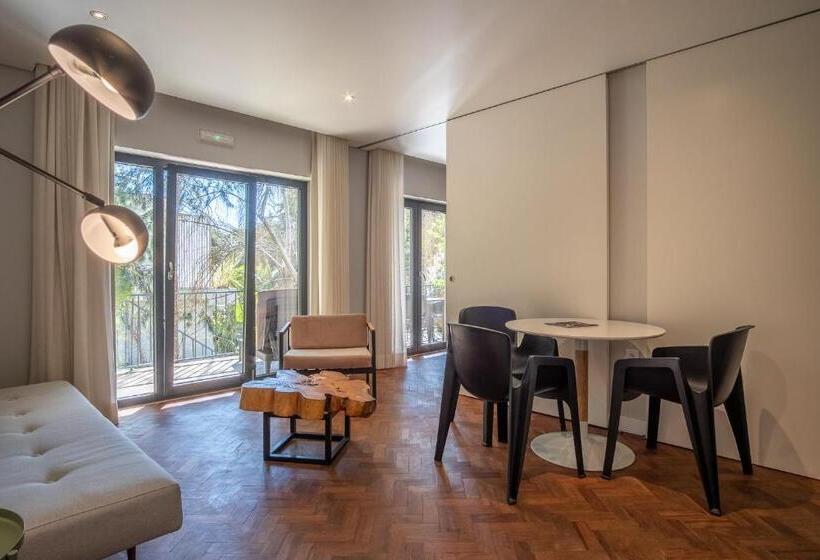 سوئیت با بالکن, Casa Vela Boutique House