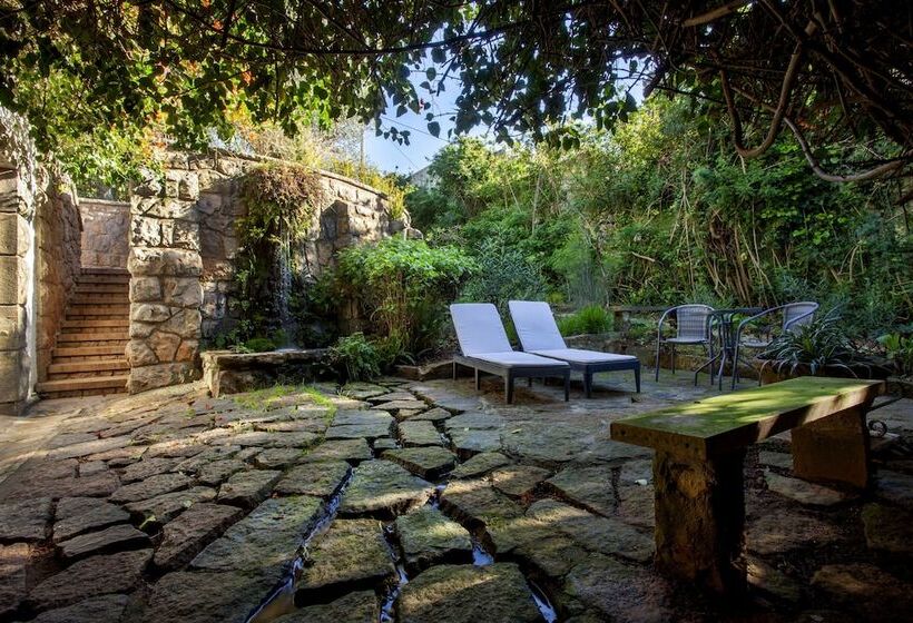 سوییت جونیور با بالکن, Casa Vela Boutique House