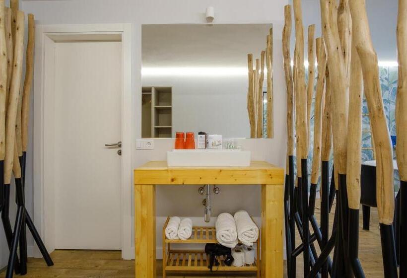 سوییت جونیور با بالکن, Casa Vela Boutique House