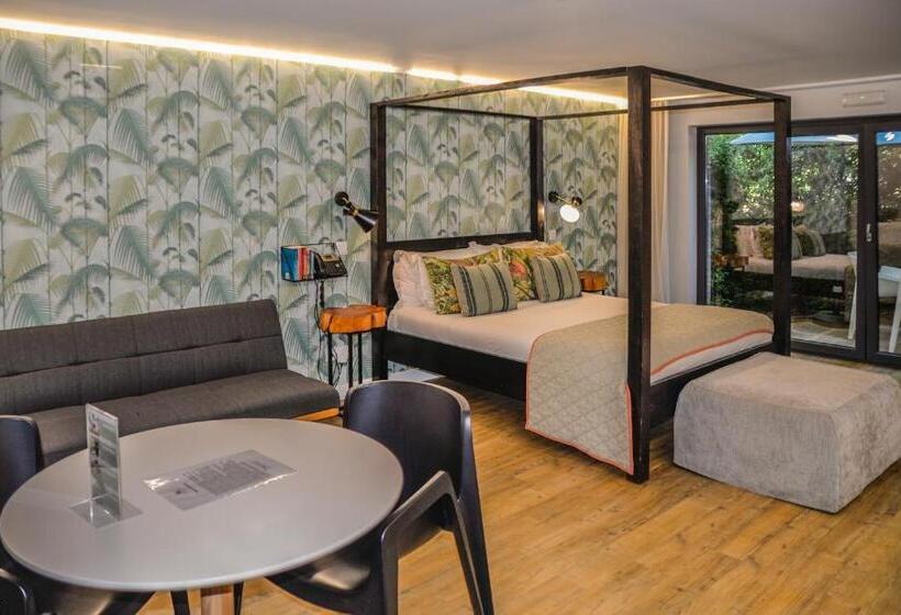 سوییت جونیور با بالکن, Casa Vela Boutique House