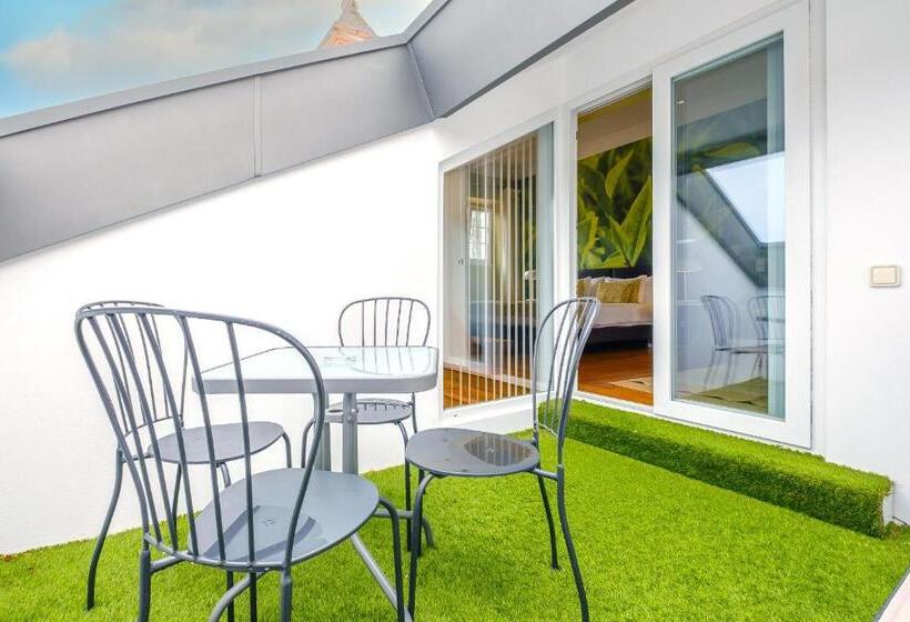 سوئیت با بالکن, Casa Vela Boutique House