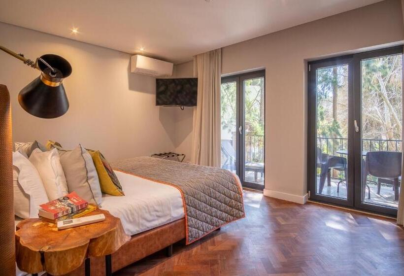 سوئیت با بالکن, Casa Vela Boutique House