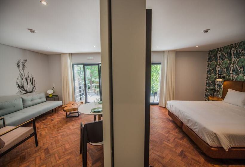 سوئیت با بالکن, Casa Vela Boutique House