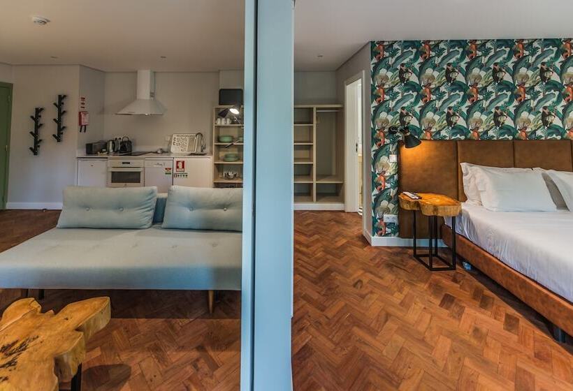 سوئیت با بالکن, Casa Vela Boutique House