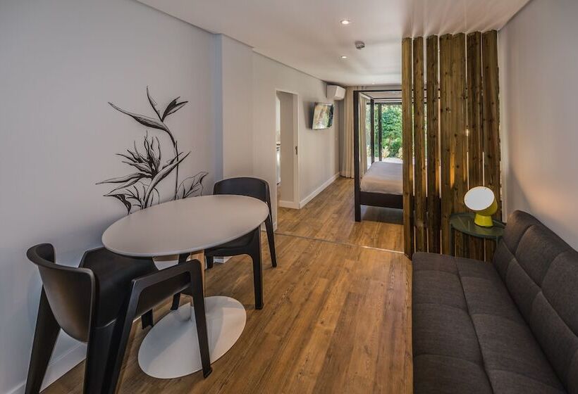 سوییت جونیور با بالکن, Casa Vela Boutique House