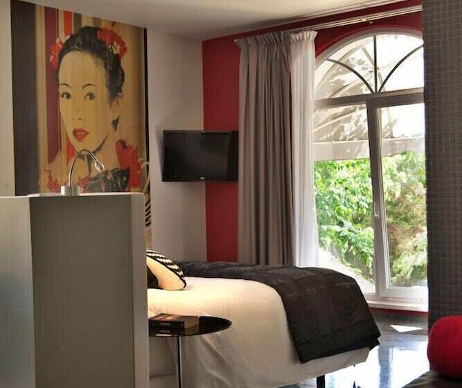 سوییت جونیور با بالکن, Casa Vela Boutique House