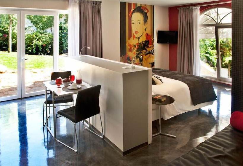 سوییت جونیور با بالکن, Casa Vela Boutique House