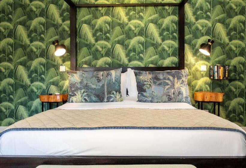 سوییت جونیور با بالکن, Casa Vela Boutique House