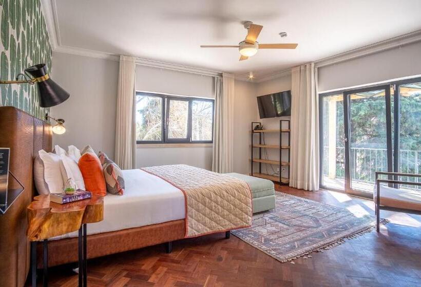 سوئیت با بالکن, Casa Vela Boutique House