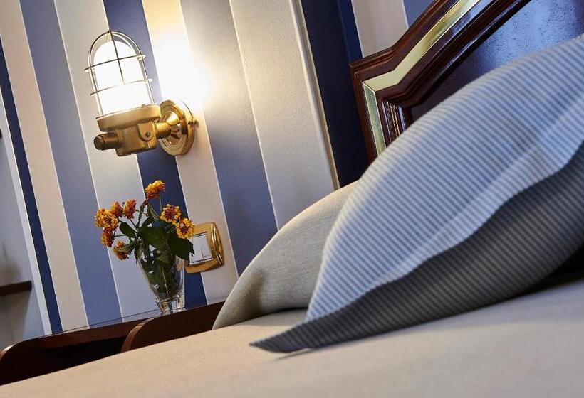 اتاق کلاسیک چهارنفره, Corte Di Nettuno Cdshotels