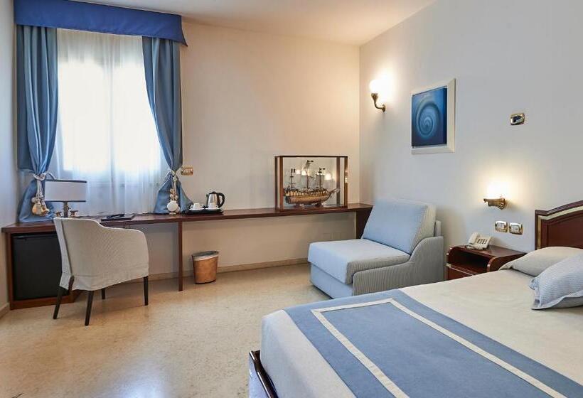 اتاق کلاسیک سه تخته, Corte Di Nettuno Cdshotels
