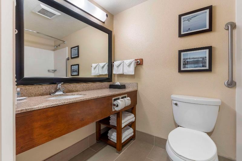 سوییت, Holiday Inn Dar Es Salaam, An Ihg