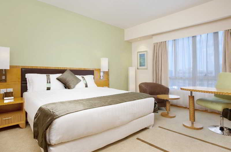 سوییت, Holiday Inn Dar Es Salaam, An Ihg
