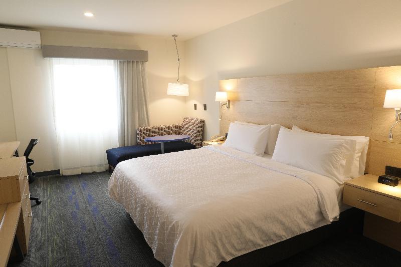 اتاق استاندارد با تخت بزرگ, Holiday Inn Express Piedras Negras, An Ihg