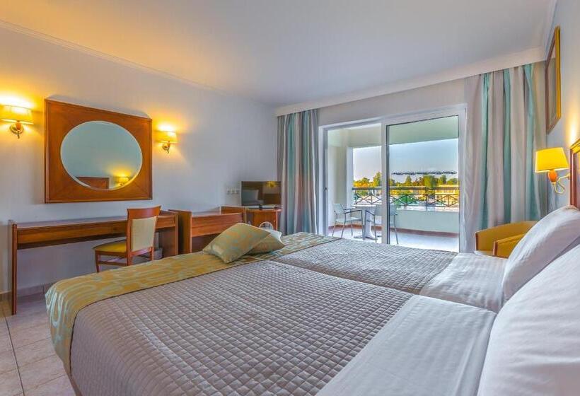 Quarto superior, Kipriotis Maris Suites