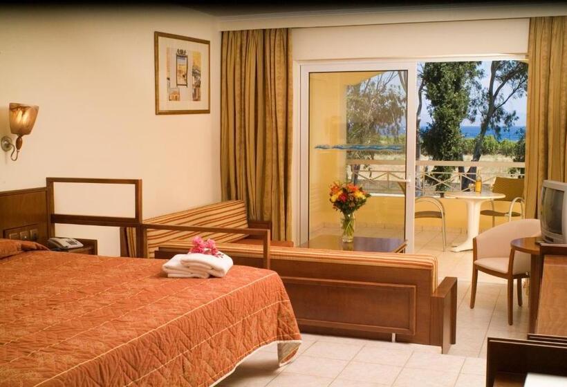 جناح جونيور, Kipriotis Maris Suites