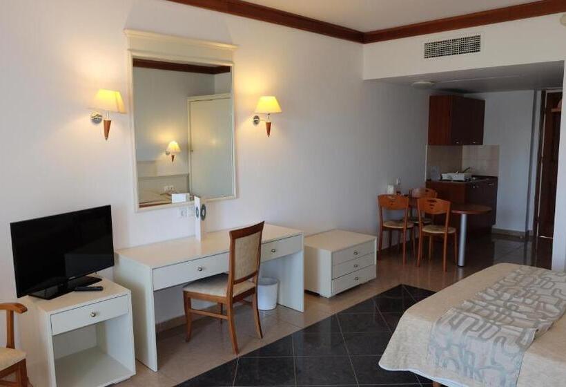 Quarto standard, Kipriotis Maris Suites