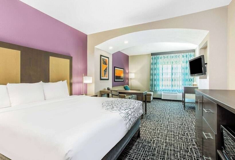 Suite Deluxe, La Quinta Inn & Suites By Wyndham Hillsboro