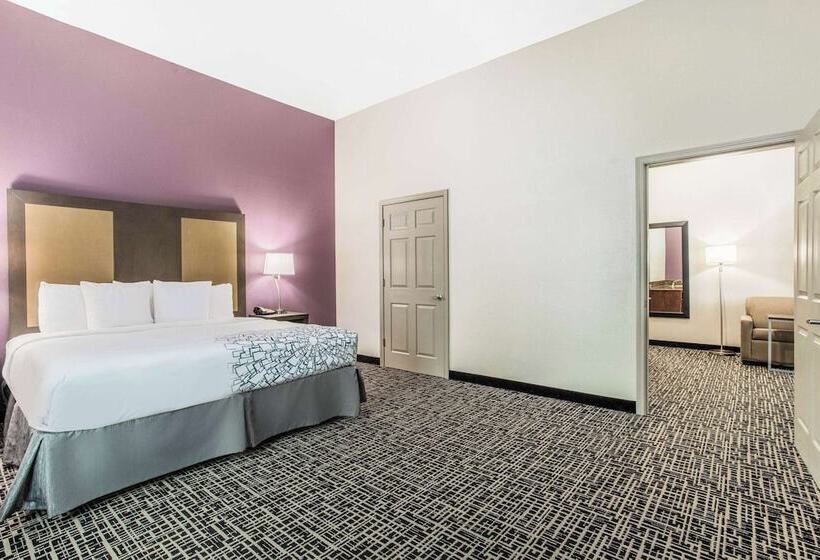 Suite Deluxe, La Quinta Inn & Suites By Wyndham Hillsboro