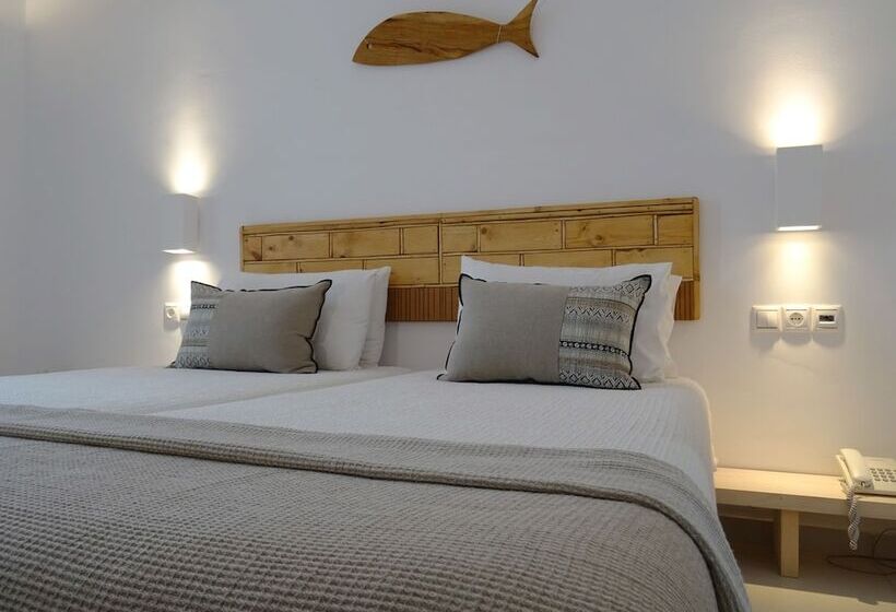 带花园景观的标准三人间, Paros Bay