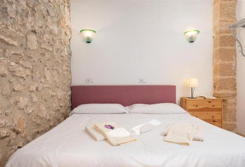 اتاق اکونومی, Petit Hotel Hostatgeria La Victoria