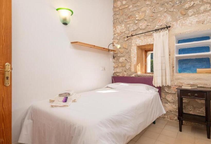 اتاق استاندارد یک نفره, Petit Hotel Hostatgeria La Victoria