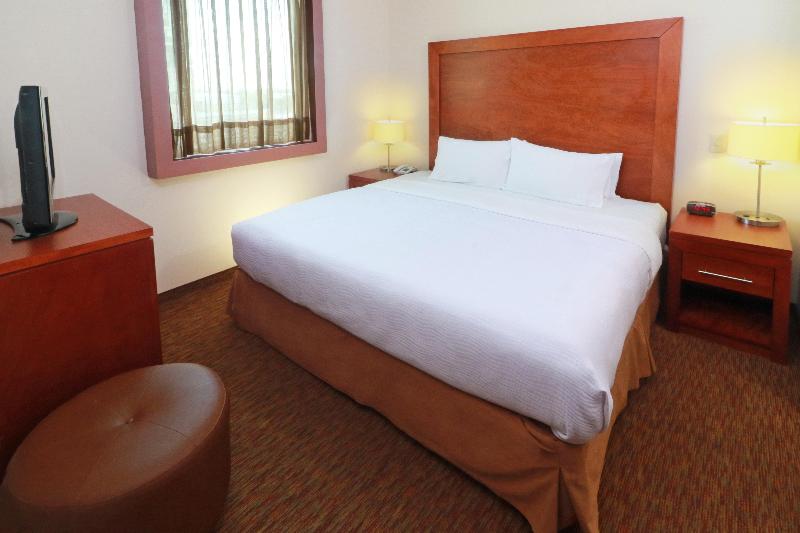 سوییت, Staybridge Suites Queretaro, An Ihg