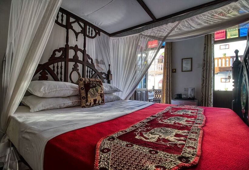 اتاق استاندارد با بالکن و چشم‌انداز دریا, Tembo House