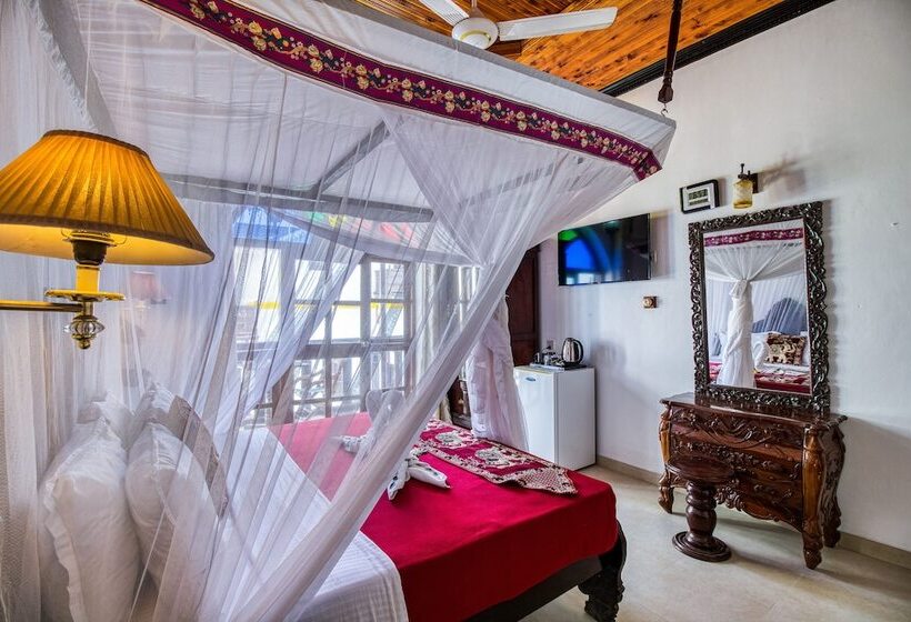 اتاق استاندارد با بالکن و چشم‌انداز دریا, Tembo House