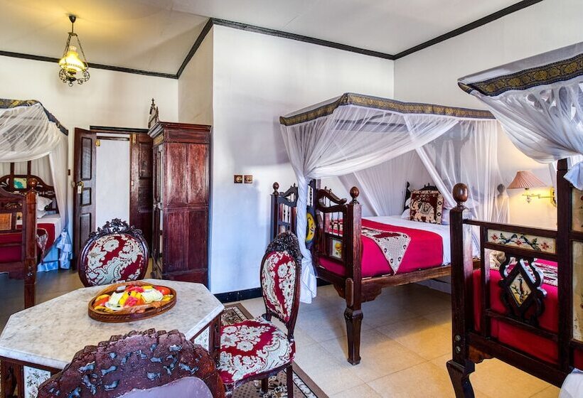 Triple Room Sea View, Tembo House