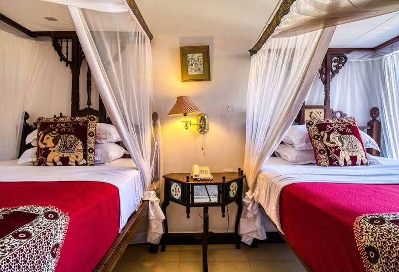 Triple Room Sea View, Tembo House