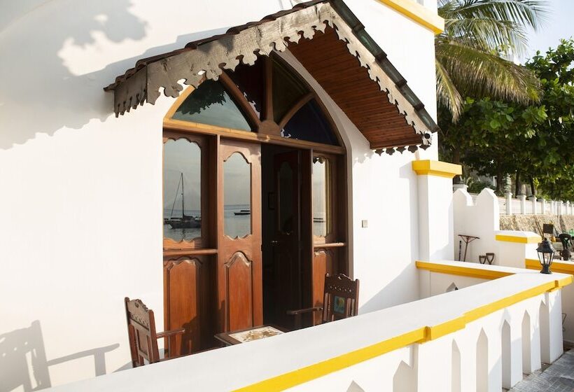سوئیت دولوکس با چشم‌انداز, Tembo House