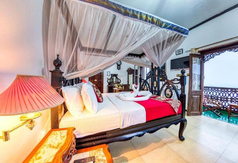سوییت جونیور با چشم‌انداز دریا, Tembo House