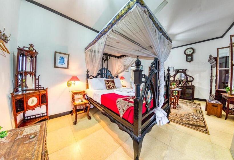سوییت جونیور با چشم‌انداز دریا, Tembo House
