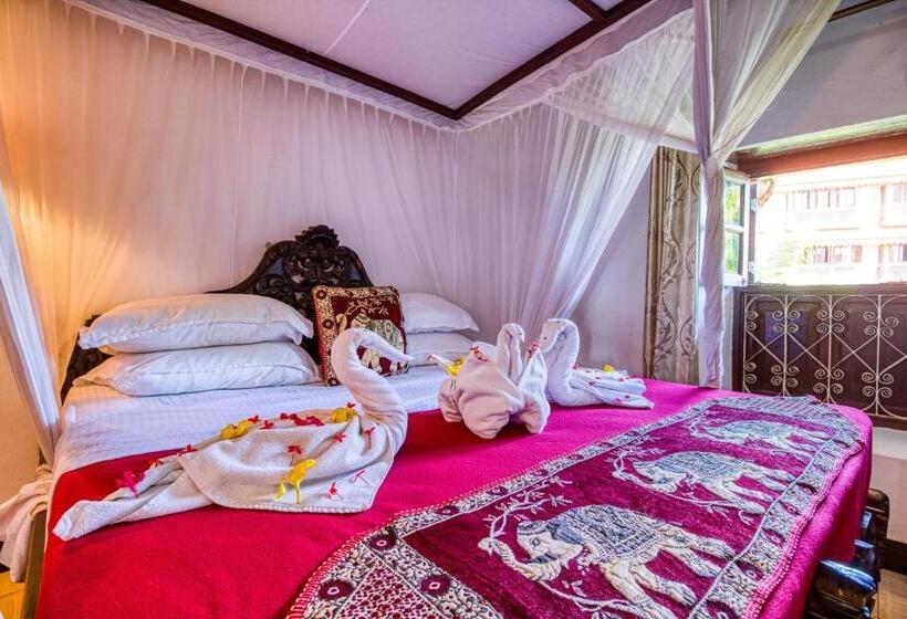 اتاق استاندارد, Tembo House