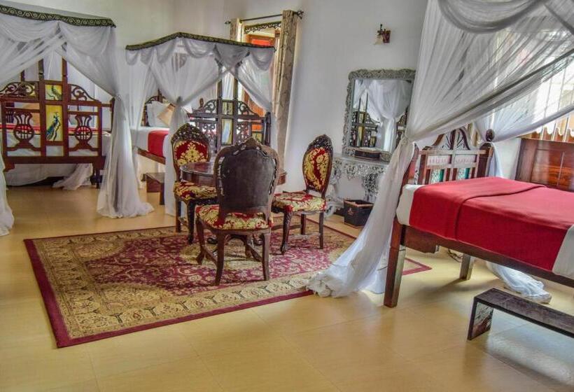 اتاق استاندارد سه نفره, Tembo House