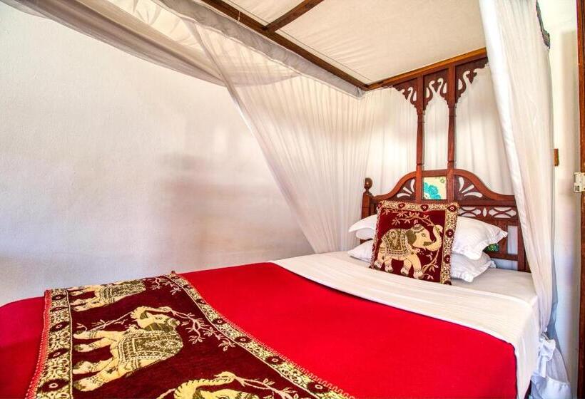 اتاق استاندارد سه نفره, Tembo House