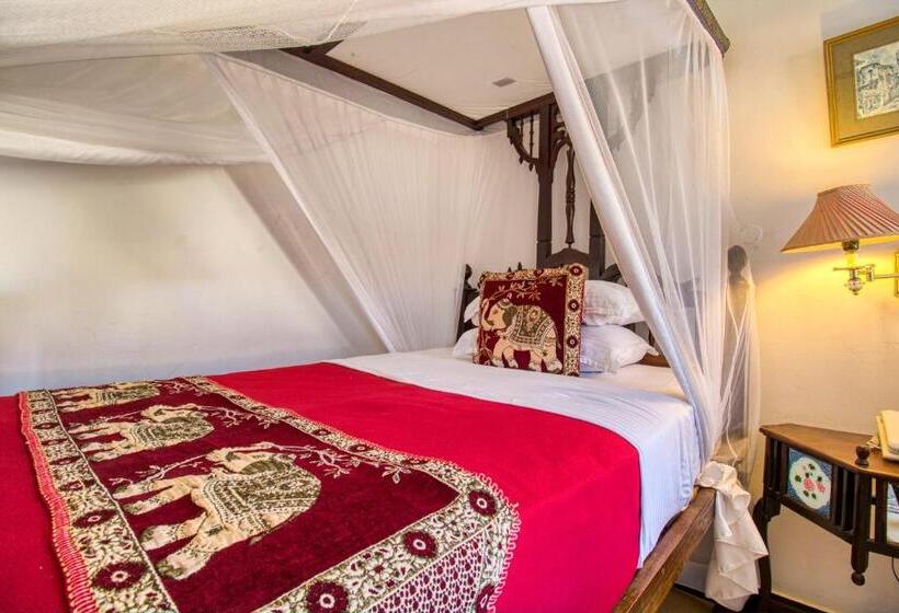 اتاق استاندارد سه نفره, Tembo House