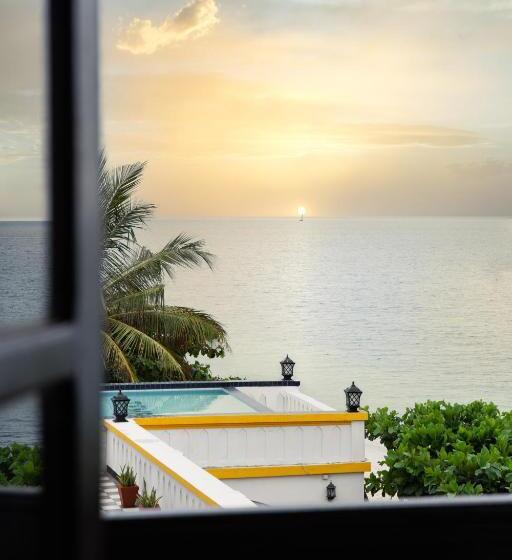 Presidential Suite, Tembo House  And Apartments