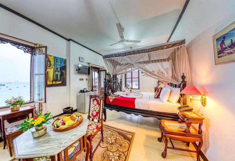 سوییت جونیور با چشم‌انداز دریا, Tembo House