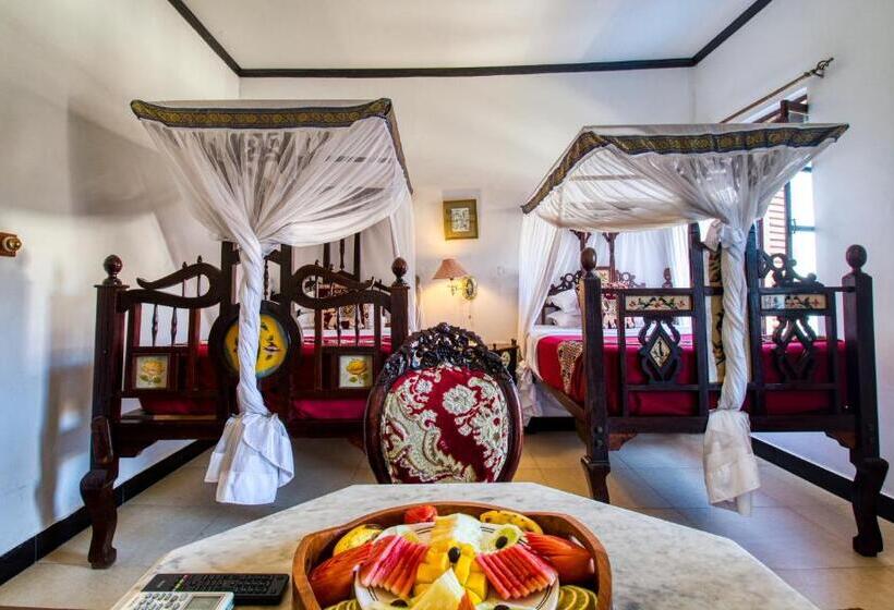Triple Room Sea View, Tembo House