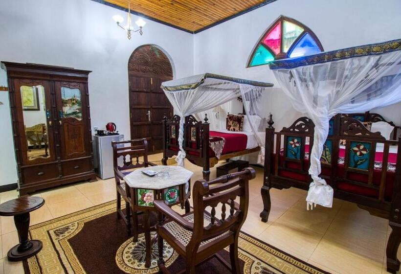 اتاق استاندارد, Tembo House