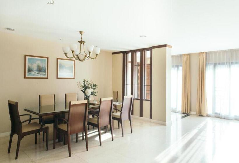 اتاق 4 خوابه, Thomson Residence