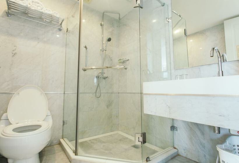 اتاق لوکس, Thomson Residence