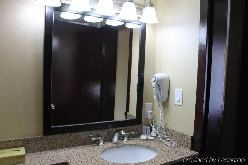 اتاق استاندارد, Travelodge By Wyndham Sarnia