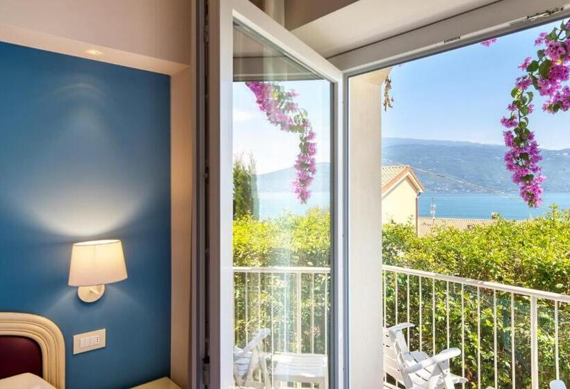 اتاق کلاسیک با چشم‌انداز دریاچه, Villa Europa